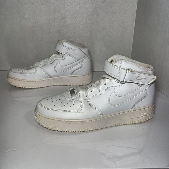 Athletic_Shoes